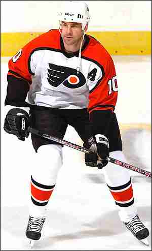 Hockey John LeClair