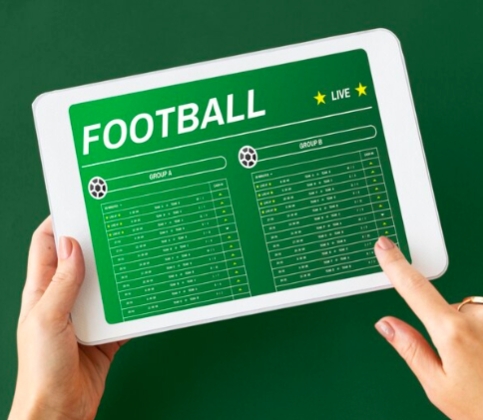 Managing Football Teams and Tracking NFL Scores with Football Apps