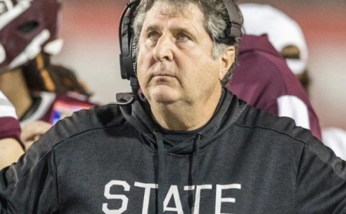 The College Football Hall of Fame tweaks its coaching requirements