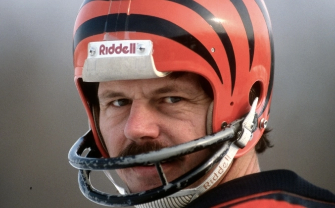 The Pro Football Hall of Fame Revisited Project: 2001 Preliminary VOTE