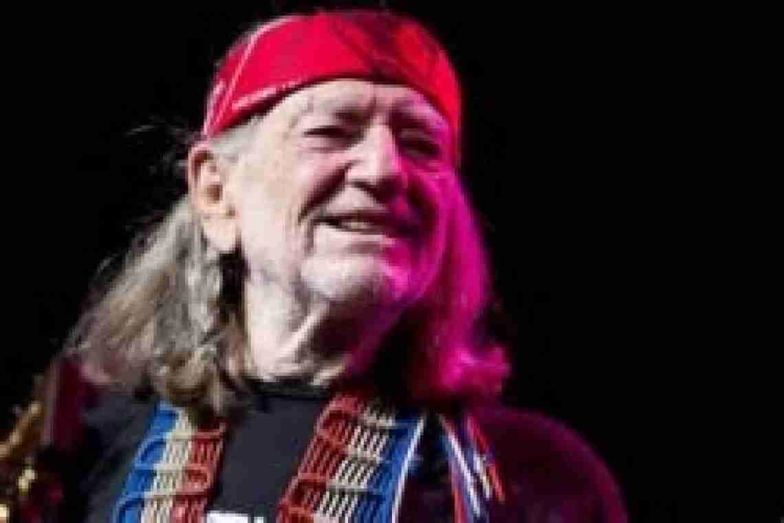 Willie Nelson at Snagajob.com Pavilion in Glen Allen
