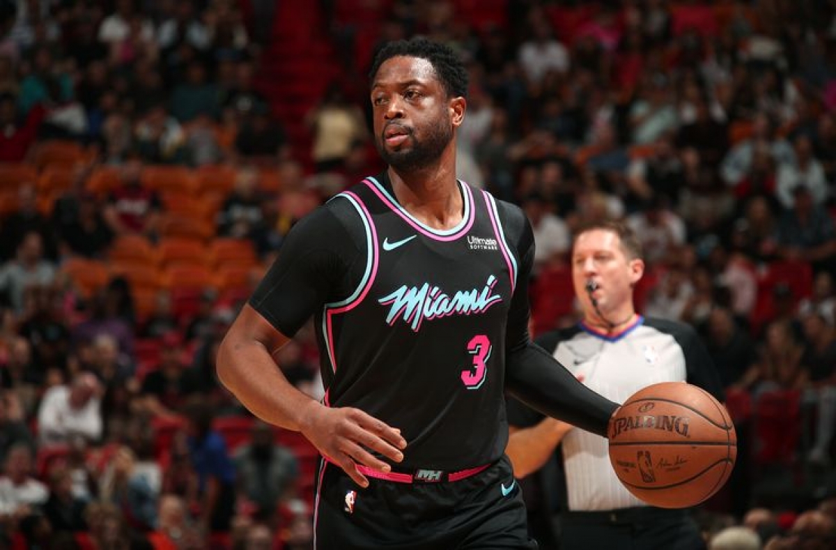Dwyane Wade honored at Miami Heat game before retirement by Budweiser in  emotional tribute video - ABC7 Chicago