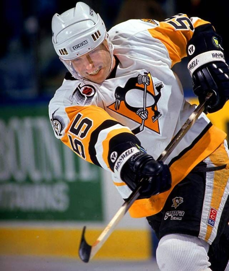 Pittsburgh Penguins Hall of Fame defensemen Larry Murphy (55) and