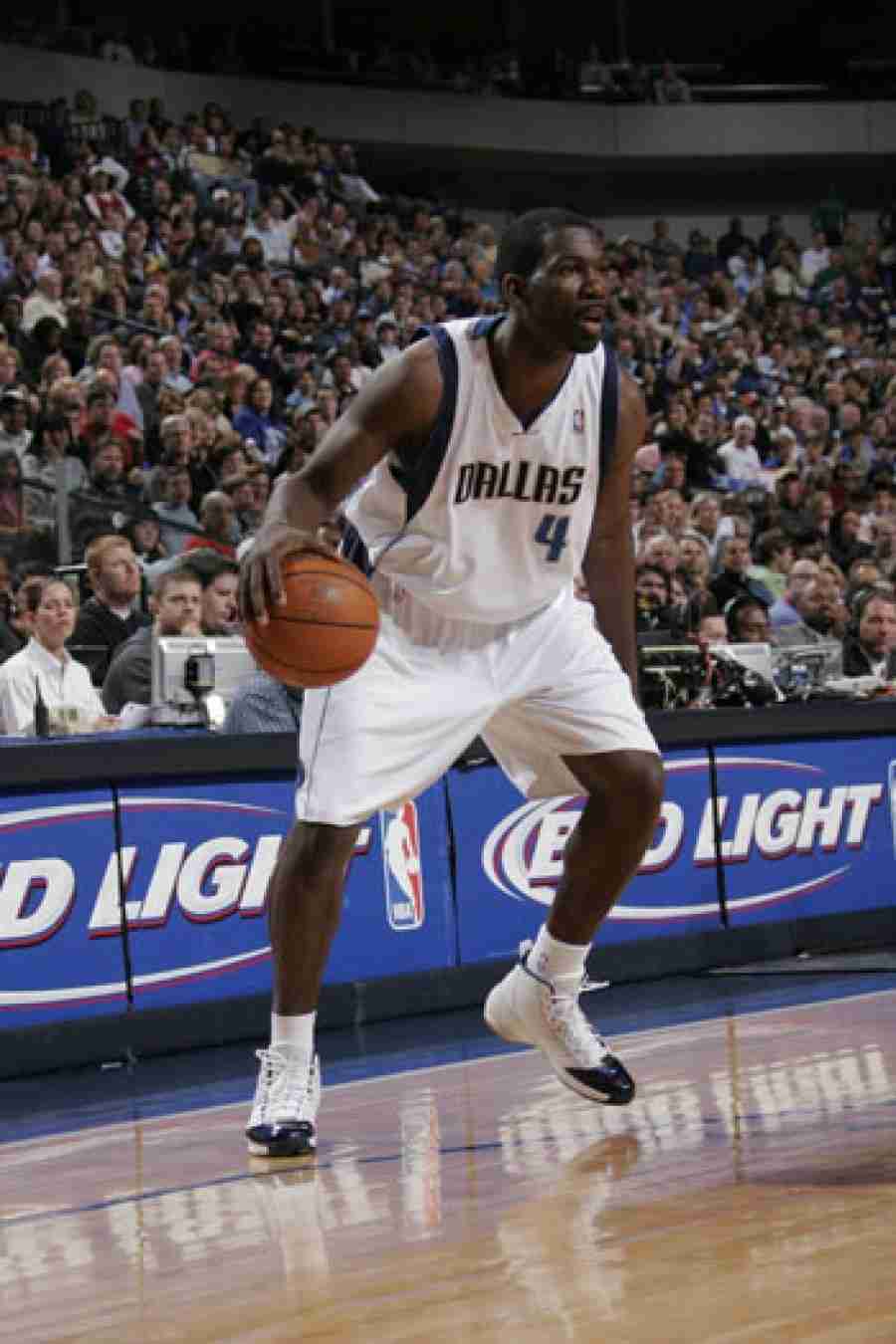 Michael Finley of the Dallas Mavericks shoots a jump shot during