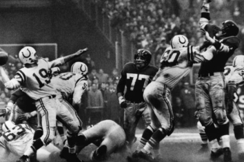 Top 10 NFL Quarterbacks Of All Time