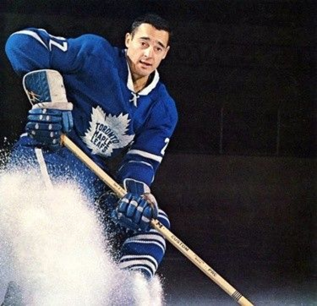 Frank Mahovlich Autographed 8X10 Toronto Maple Leafs Home Jersey (Hockey  Hall Of Fame)
