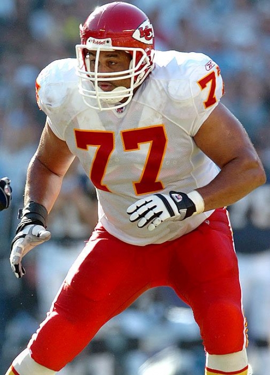 37. Willie Roaf