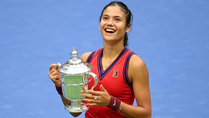 Emma Raducanu's U.S. Open outfit now displayed in the Tennis HOF