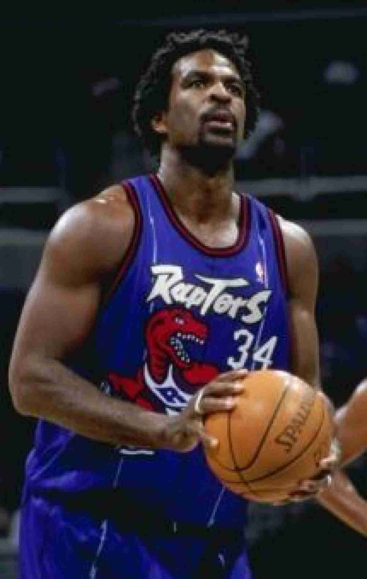 Charles Oakley in his playing days