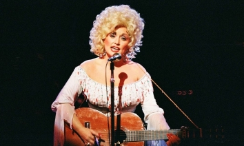 Season 1 Episode 34 -- 9 to 5, Dolly Parton