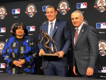 Awards=HOF? Part Thirty-Four: The Roberto Clemente Award