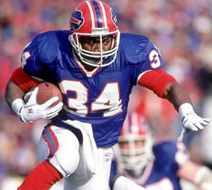 The Buffalo Bills retire Thurman Thomas' number #34