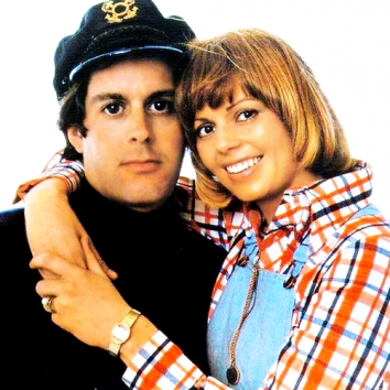 Season 1 Episode 48 -- Love Will Keep Us Together, Captain &amp; Tennille