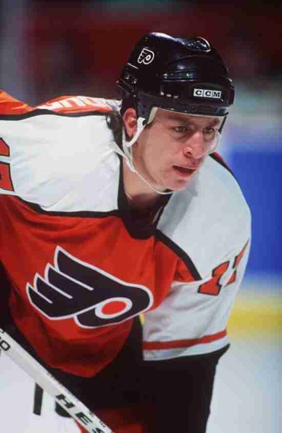 Rod Brind&#039;Amour enters the Philadelphia Flyers HOF