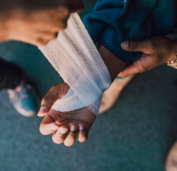 How Can an Injury Attorney Assist in Personal Injury Cases?