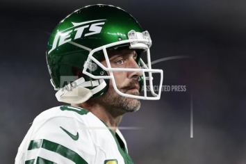 Aaron Rodgers Shows Support for Benched New York Jets Quarterback Replacement Zach Wilson