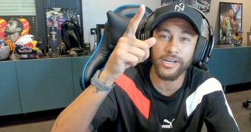 5 Footballers Who Love Gaming