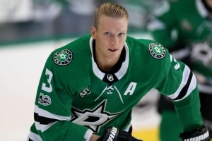 16. John Klingberg