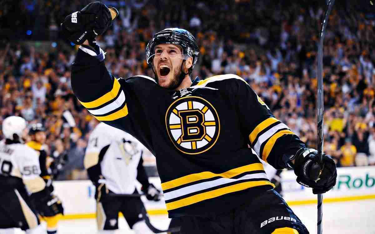 Bruins' David Krejci skates softly, carries big stick