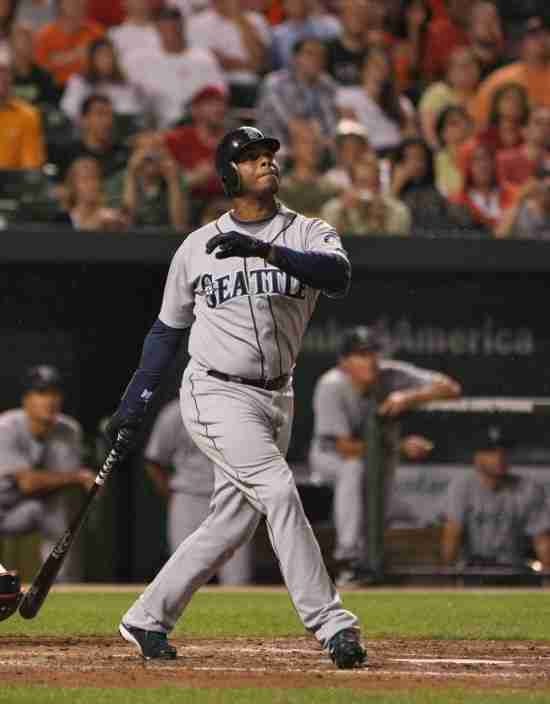 The Seattle Mariners to retire Ken Griffey Jr.s number